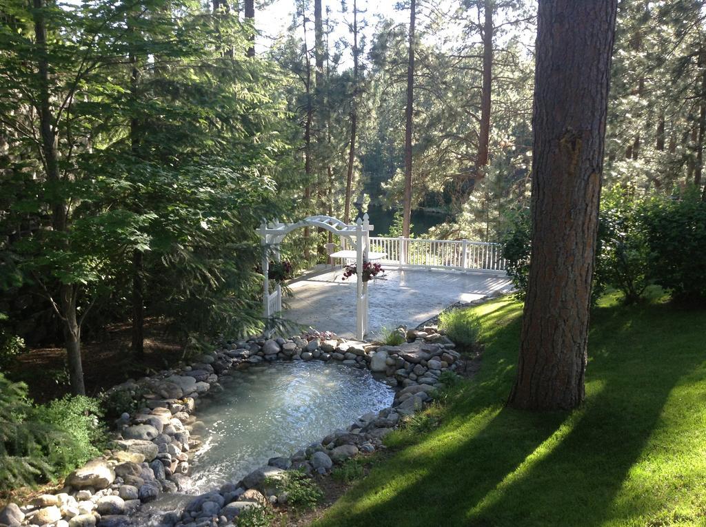 River Cove Elegant Waterfront Bed & Breakfast Post Falls Eksteriør billede