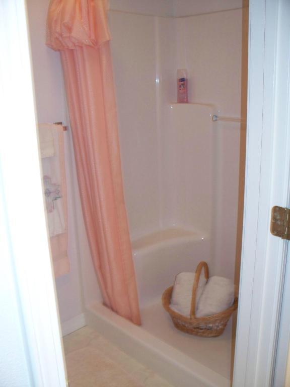 River Cove Elegant Waterfront Bed & Breakfast Post Falls Værelse billede